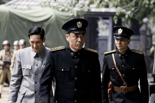然坚持传递情报：我可以招先让我见我哥哥凯发k8国际娱乐首选奉命潜伏被抓捕后依(图3)