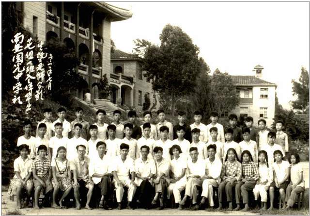 然坚持传递情报：我可以招先让我见我哥哥凯发k8国际娱乐首选奉命潜伏被抓捕后依(图10)