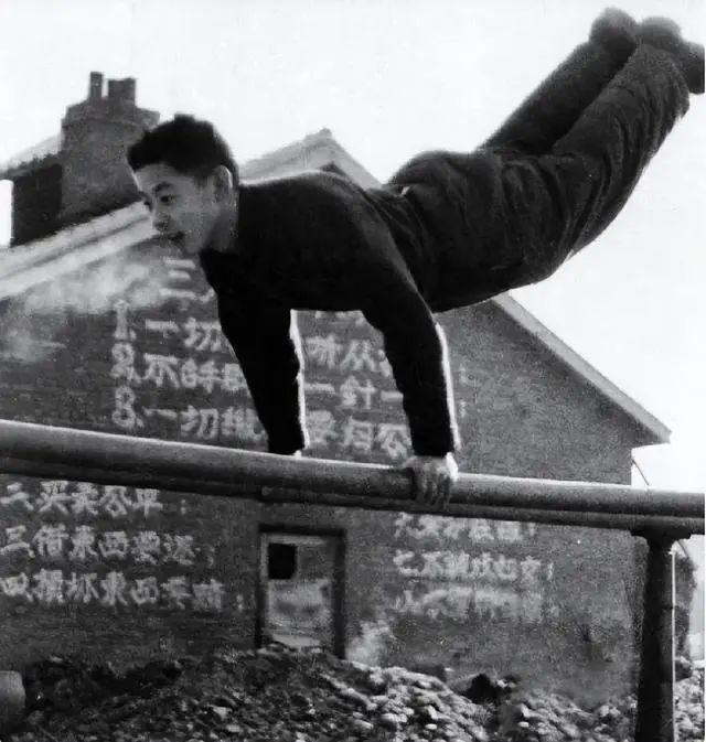 1年后鉴定人披露事故发生的详情惹人泪目凯发k8国际1962年雷锋因公牺牲4(图4)