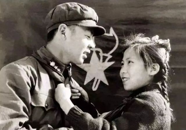 1年后鉴定人披露事故发生的详情惹人泪目凯发k8国际1962年雷锋因公牺牲4(图14)